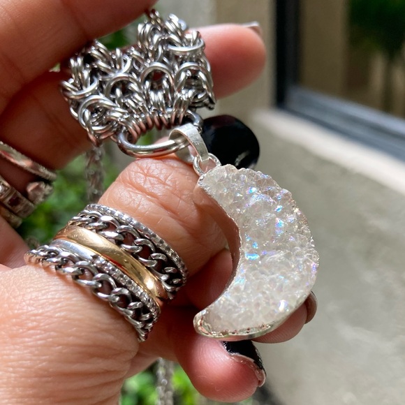 Handmade maille gemstone white druzy quartz crystal crescent moon boho necklace - Picture 3 of 14